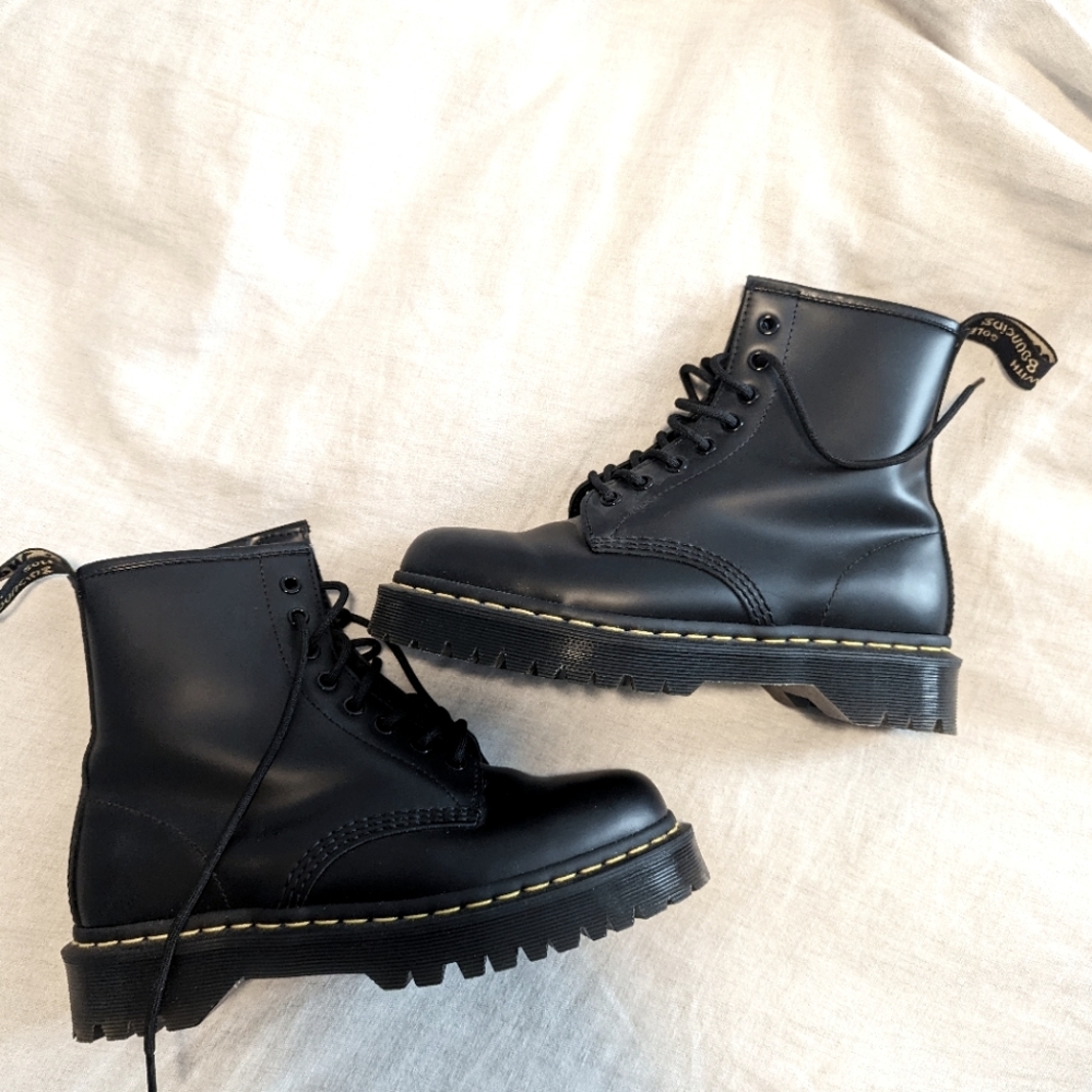 COPY - Dr Marten docs 1460 Bex platform smooth leather boots size ladies